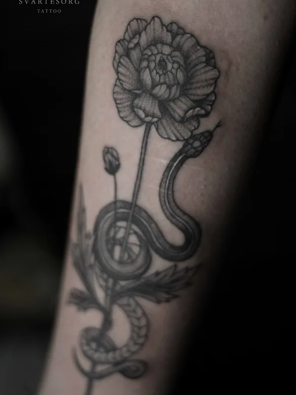 black and grey blackwork татуировка на forearm #27635 | Тату мастер Екатерина Барсукова