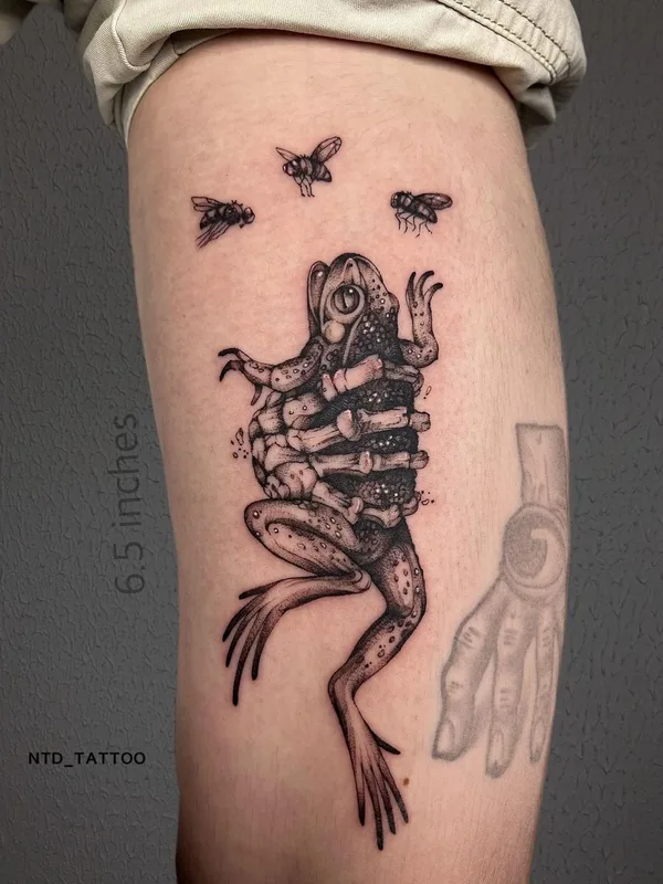 black blackwork Tatuaggio su thigh #63682 | Tatuatore ntd_tattoo