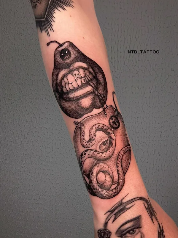 black and grey blackwork Tatuaggio su forearm #63681 | Tatuatore ntd_tattoo