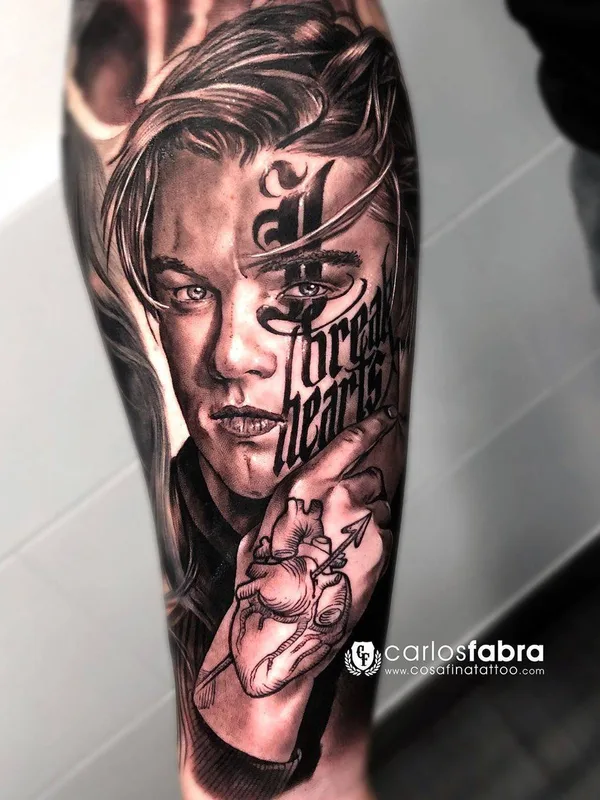 black and grey realism tatouage sur forearm #30884 | Artiste tatoueur Carlos Fabra