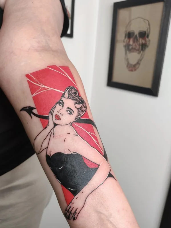 female color illustrative tatuaje en forearm #57927 | Tatuador Marie Thirteen