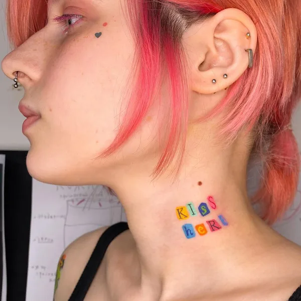 handpoke tattoo by Marina Strange in Moscow