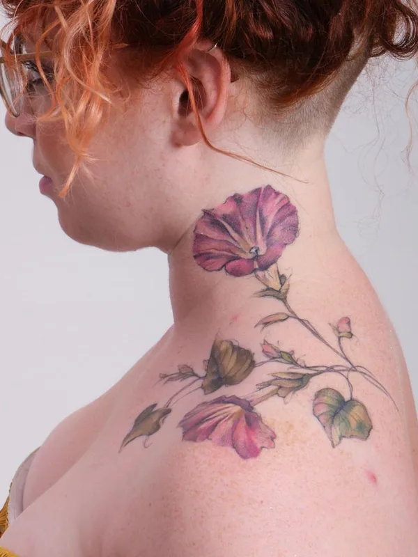 female color botanic Tatuagem em neck #43503 | Tatuador Hettie Baker