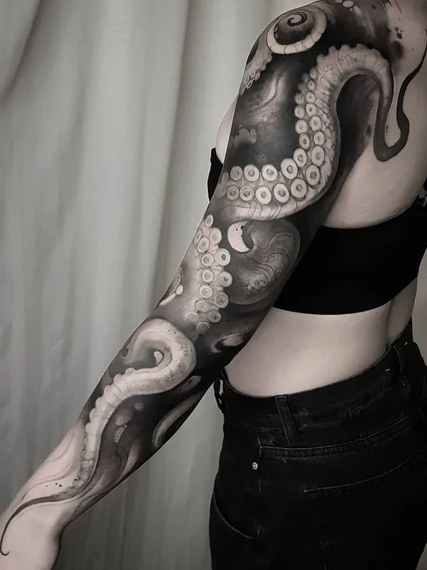female black and grey black and grey татуировка на full sleeve #43518 | Тату мастер Кира Воронок