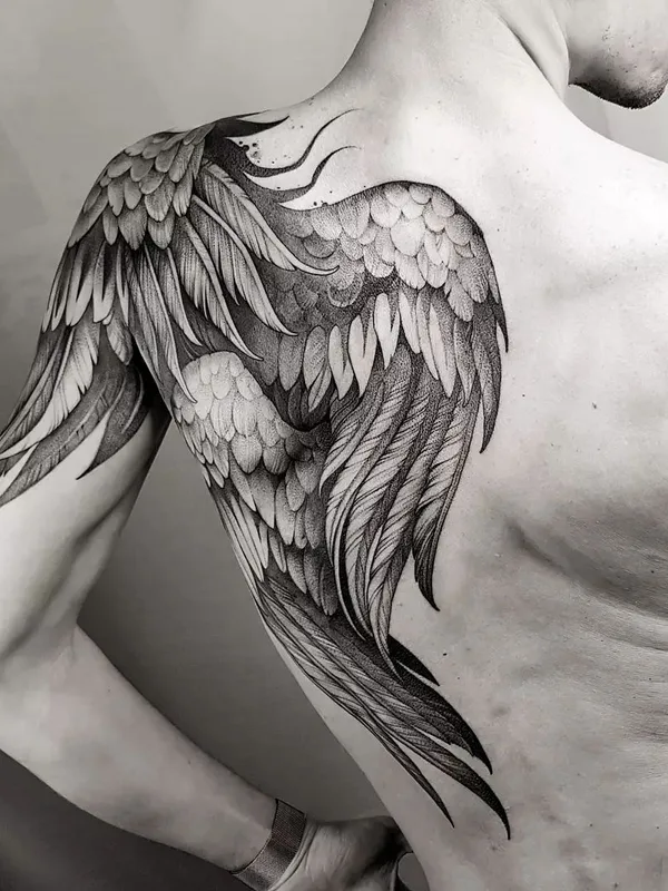 male black and grey blackwork татуировка на shoulder blade #43525 | Тату мастер Кира Воронок