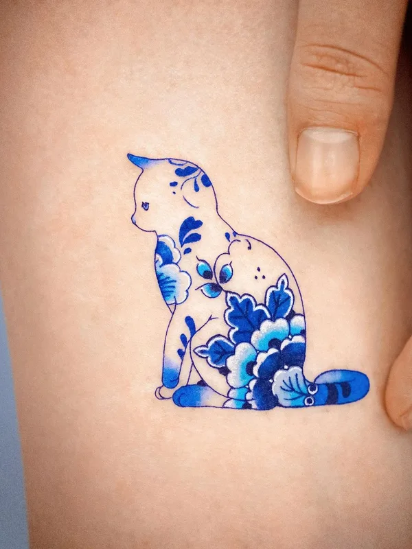 female color miniature Tatuaggio su thigh #43539 | Tatuatore E.nal