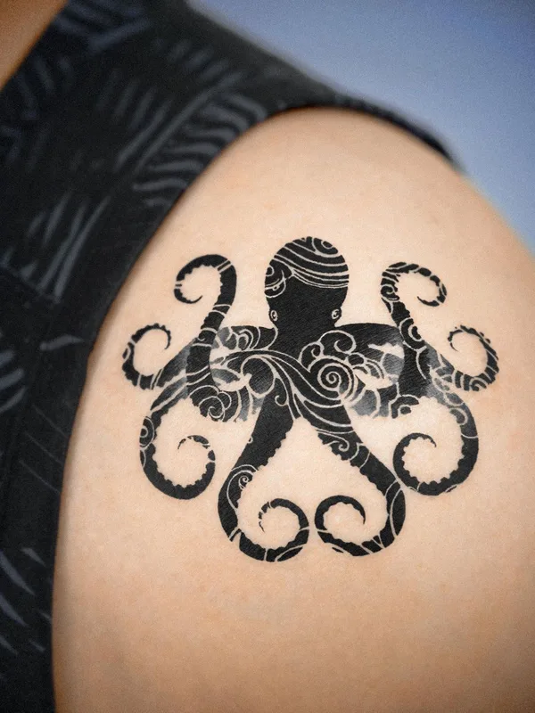 female color miniature Tatuaggio su shoulder #43545 | Tatuatore E.nal