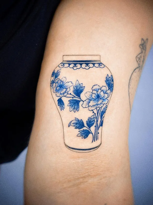 female color miniature Tatuaggio su forearm #43541 | Tatuatore E.nal