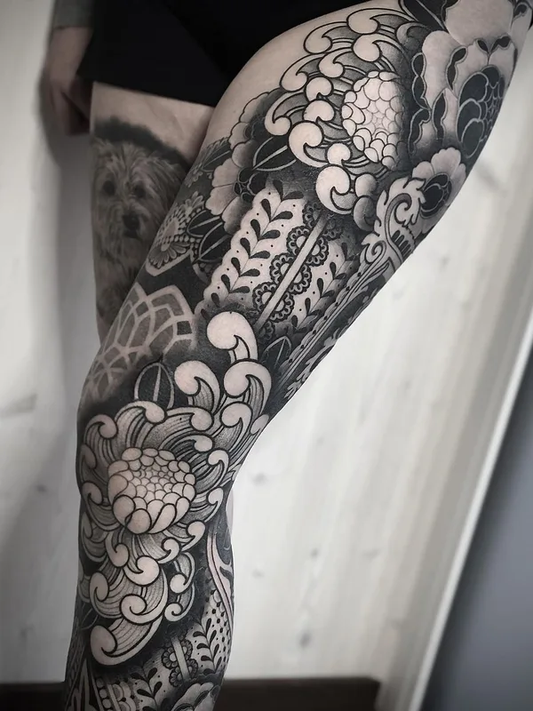 black and grey japanese tattoo on thigh #43550 | Tattoo Artist Mona Wanner