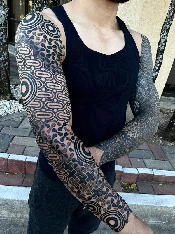 male black blackwork 타투 부위 full sleeve #75560 | 타투이스트 Jessi Manchester