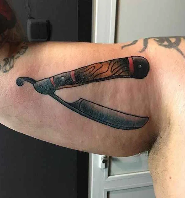 color traditional 纹身 在 upper arm #17799 | 纹身师 Алексей