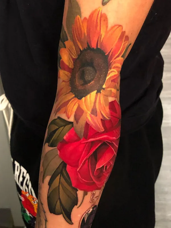 female color realism Tatuagem em forearm #63752 | Tatuador Allisin Riot