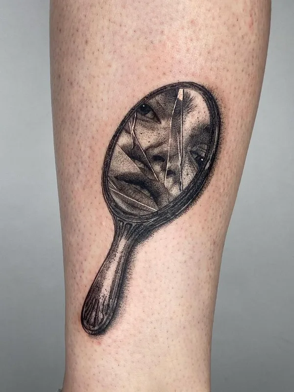 female black&gray microrealism, surrealism tatouage sur forearm #63772 | Artiste tatoueur Camille @plantsnpokes