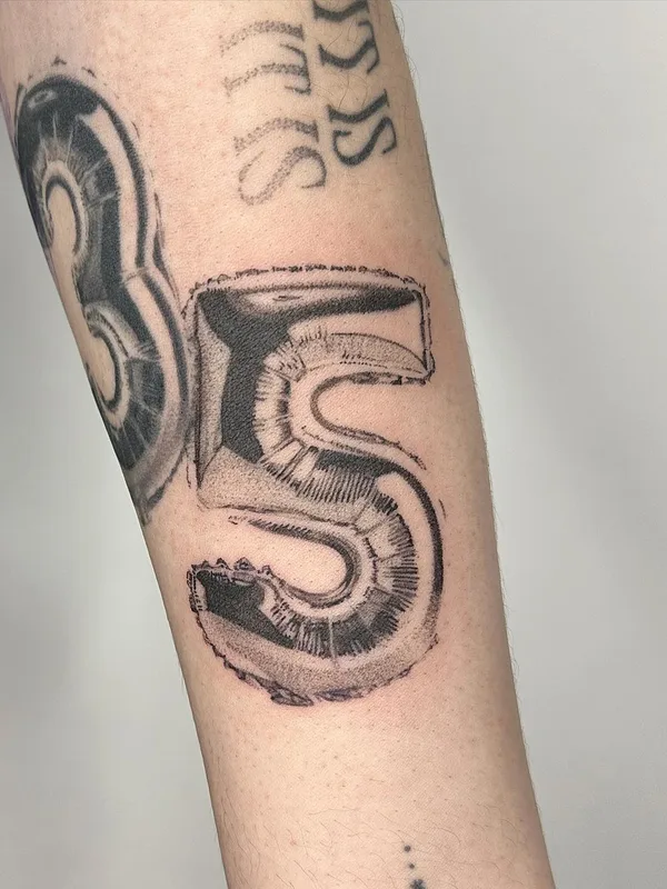men black&gray microrealism, surrealism tatouage sur forearm #63773 | Artiste tatoueur Camille @plantsnpokes