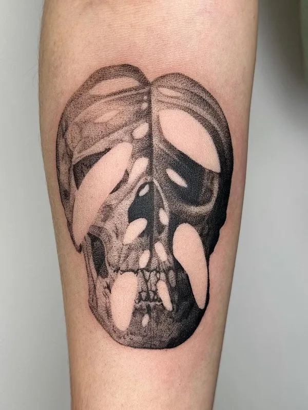 men black&gray microrealism, surrealism tatouage sur forearm #63767 | Artiste tatoueur Camille @plantsnpokes