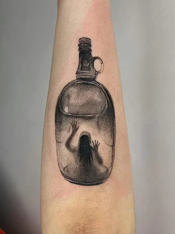 men black&gray microrealism, surrealism tatouage sur forearm #63771 | Artiste tatoueur Camille @plantsnpokes