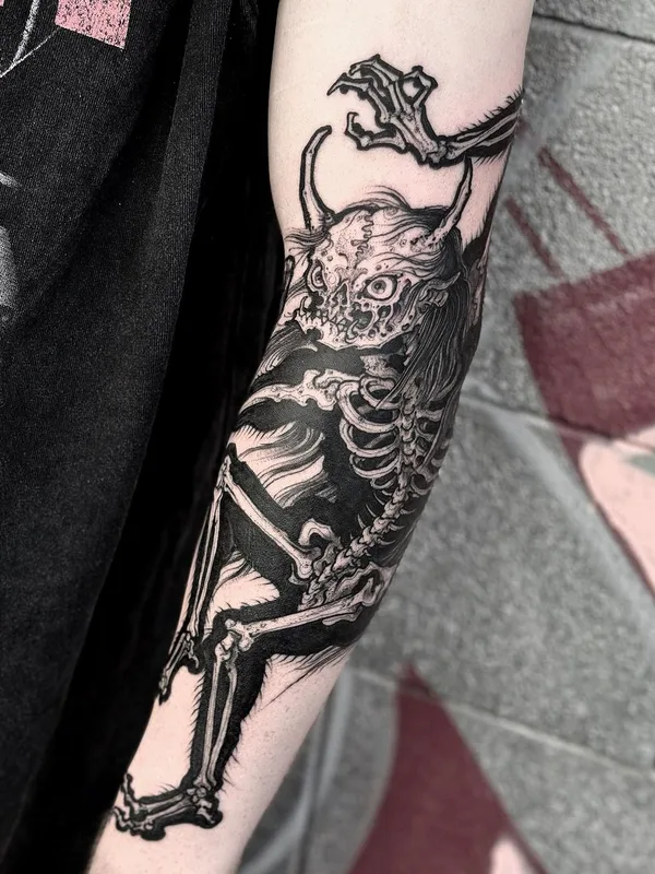 black blackwork Tatuagem em forearm #63795 | Tatuador GANJI