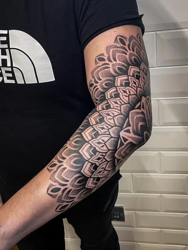 Ornamental tattoo by @tommbirchtattoo in Manchester