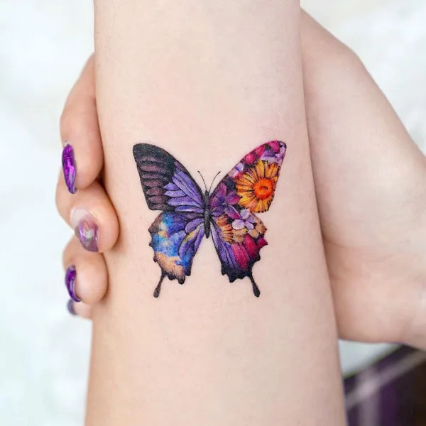 Feminine tattoo by Tilda Tattoo in Seoul