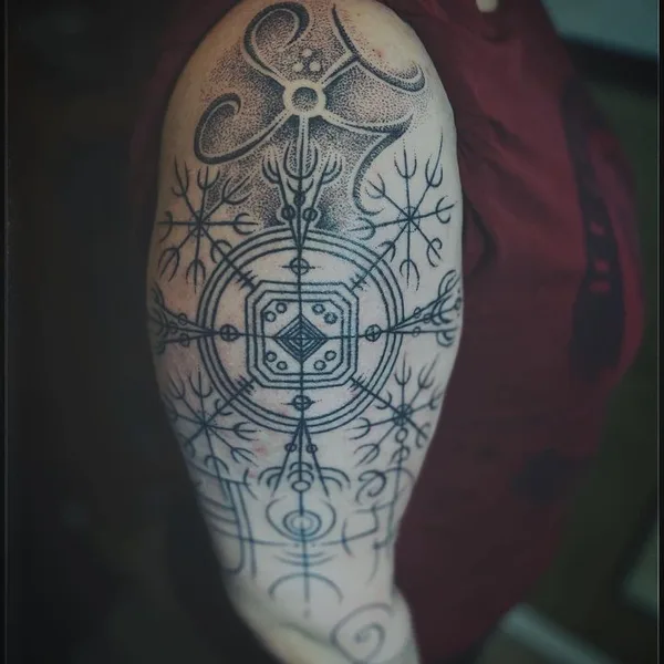 Ornamental tattoo by Habba Nero in Reykjavík