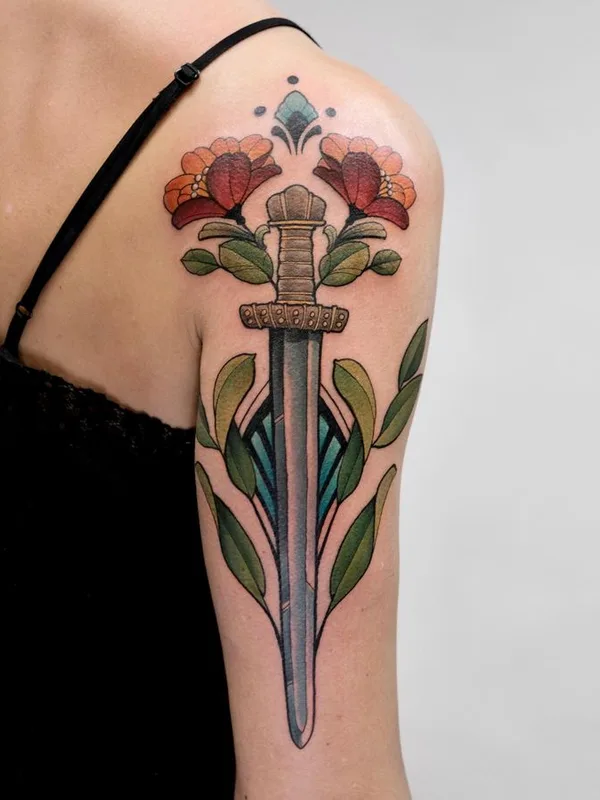 female color illustrative tatouage sur upper arm #67450 | Artiste tatoueur JÓN PÁLL