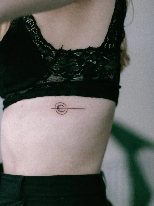 female black linework татуировка на ribcage #67490 | Тату мастер Catarina Rebelo