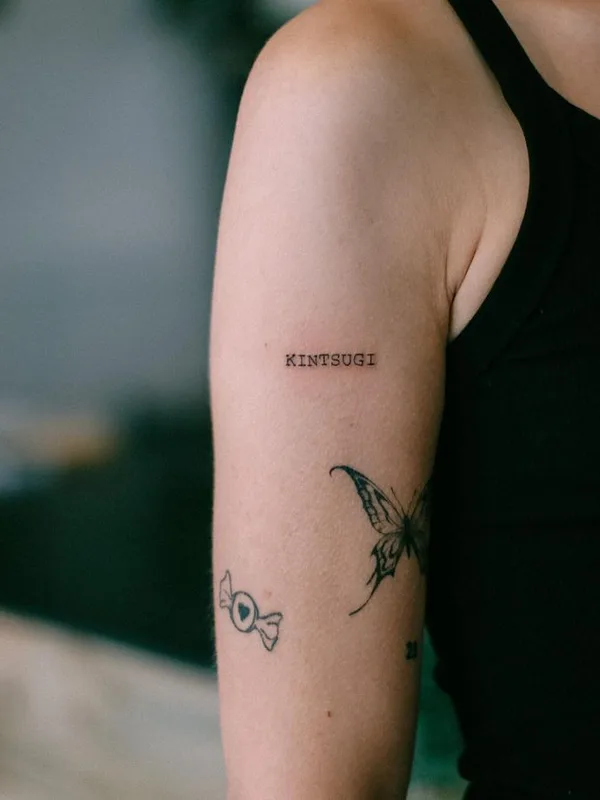 female black fineline татуировка на upper arm #67485 | Тату мастер Catarina Rebelo