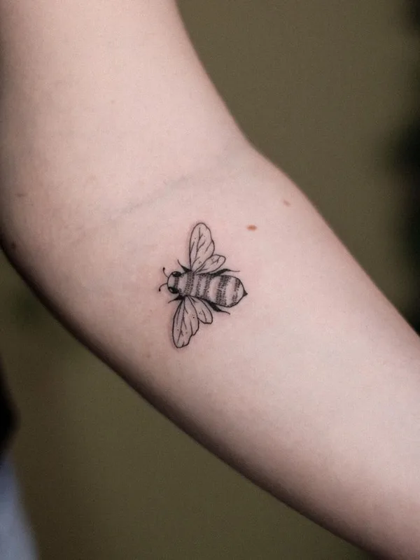 black linework татуировка на forearm #67484 | Тату мастер Catarina Rebelo