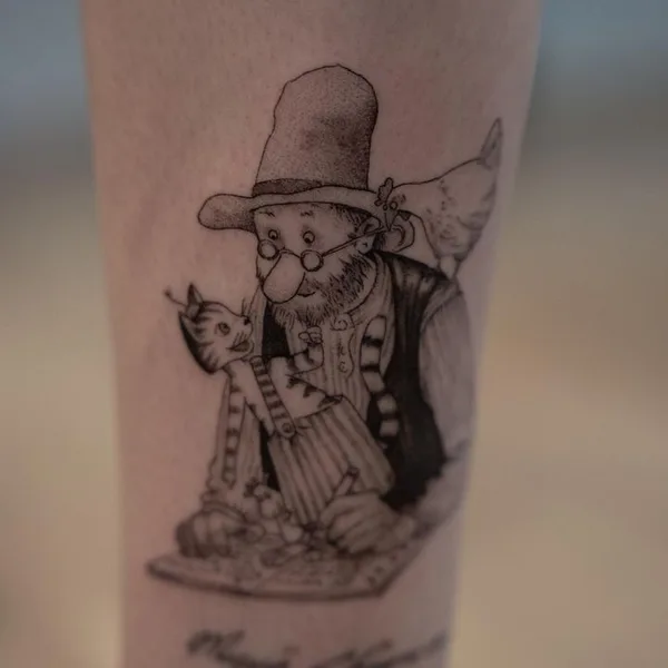 Graphic tattoo by Oliver Thor in Reykjavík