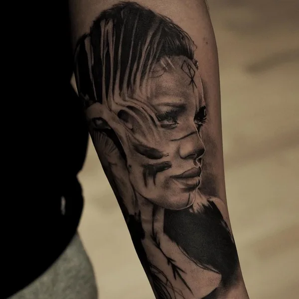 Graphic tattoo by Oliver Thor in Reykjavík