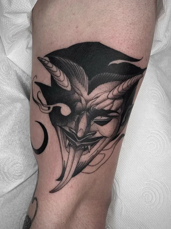 black japanese tattoo auf thigh #67524 | Tätowierer Sławek Pawlik