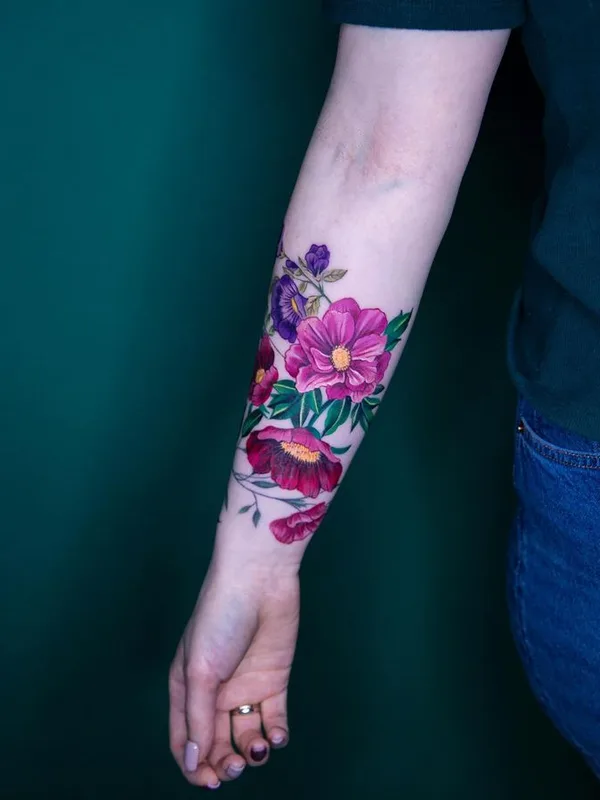female color botanic tatuaje en forearm #67540 | Tatuador Magdalena Bujak