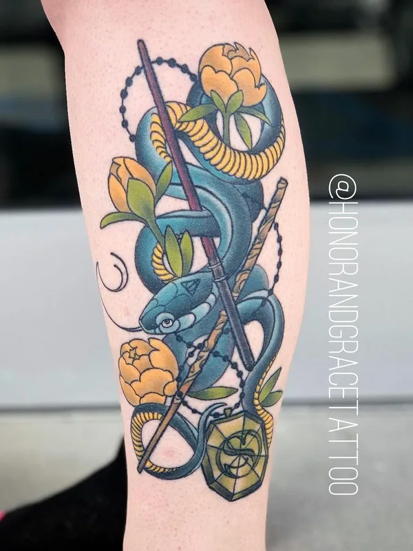 color neo traditional tatuaje en calf #40454 | Tatuador Kelly Borders