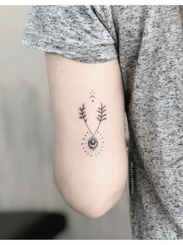 female black fineline Tatuaggio su inner arm #19938 | Tatuatore Verônica Alves (Houhou)