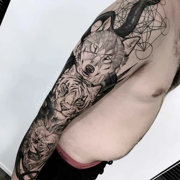 Abstract tattoo by Feliphe Veiga in São Paulo