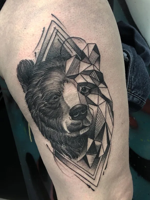 black and grey geometric татуировка на thigh #58703 | Тату мастер КИРИЛЛ ШЕВЧЕНКО