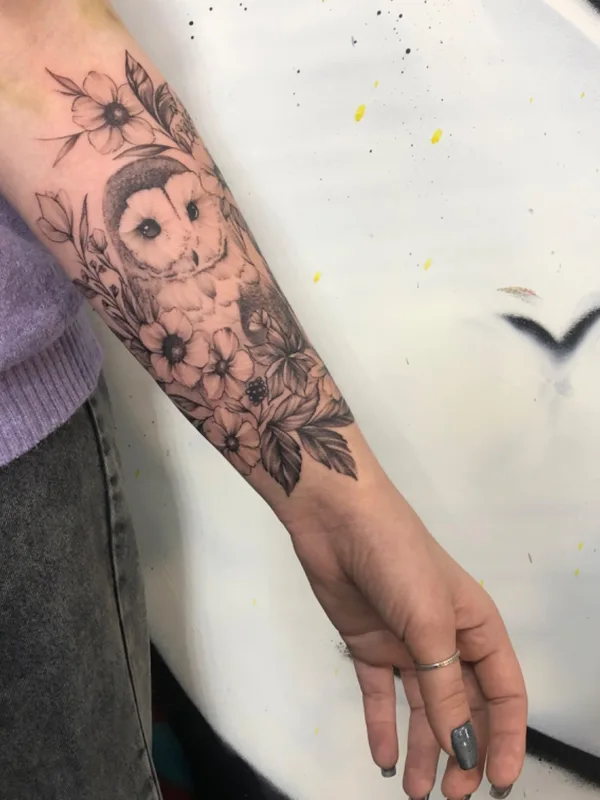 female black and grey black and grey татуировка на forearm #58705 | Тату мастер КИРИЛЛ ШЕВЧЕНКО