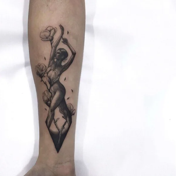 Abstract tattoo by Ronan Duarte in Rio de Janeiro