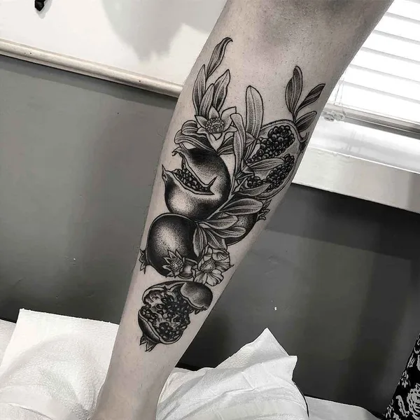 Linework tattoo by Sandra Cunha