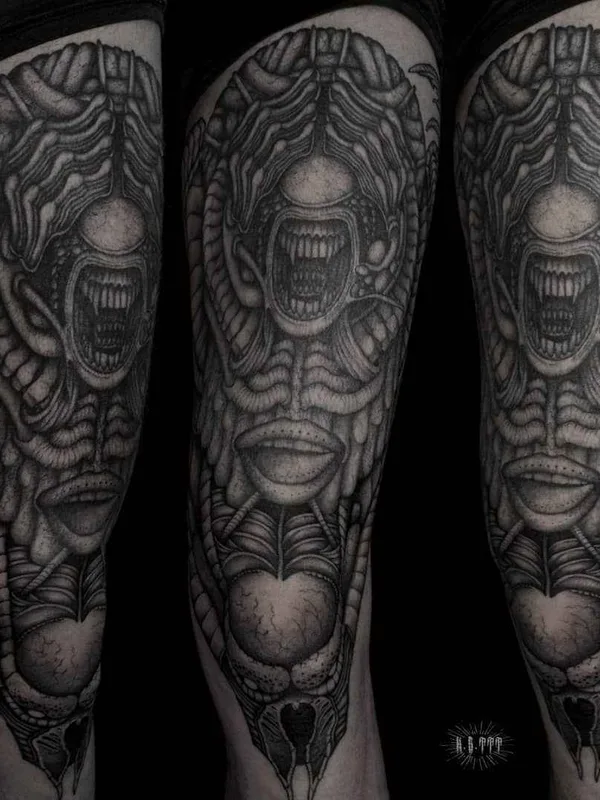 black and grey biomechanical tattoo on thigh #19984 | Tattoo Artist Клим Шахнин
