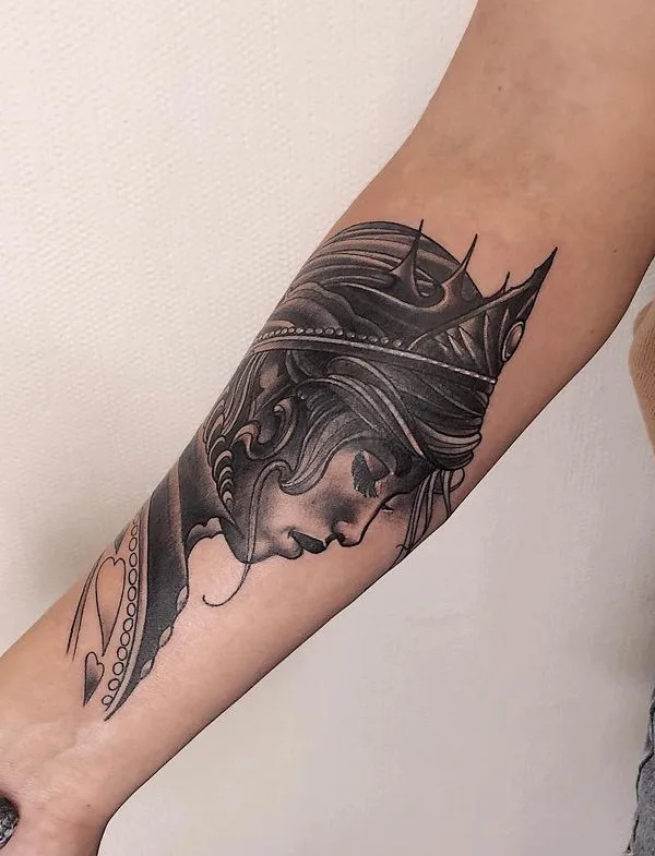 female black and grey black and grey tatouage sur forearm #49409 | Artiste tatoueur Никита Сушков