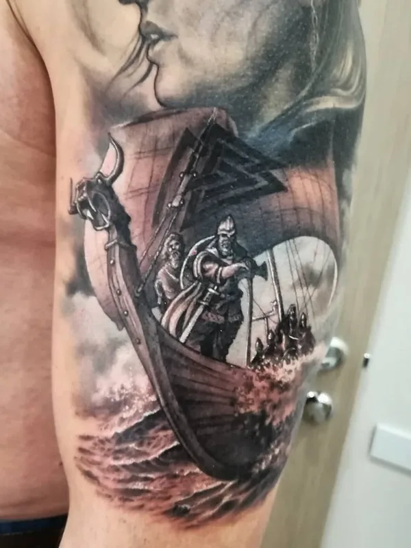 male black and grey realism tattoo auf upper arm #49470 | Tätowierer Алексей Чайка