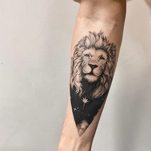 Minimalism tattoo by Алёна Грицаенко in Екатеринбург