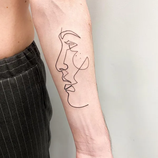 Minimalism tattoo by Алёна Грицаенко in Екатеринбург
