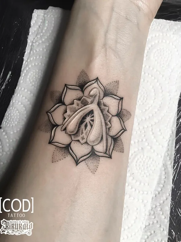 black and grey blackwork татуировка на wrist #31547 | Тату мастер IVAN