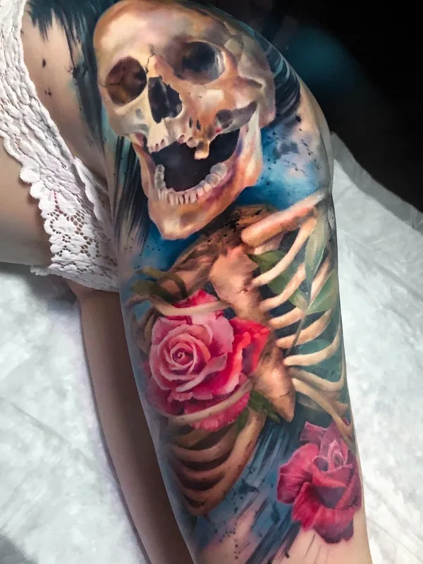 female color realism tatuaje en upper arm #40968 | Tatuador Мария Гречанова