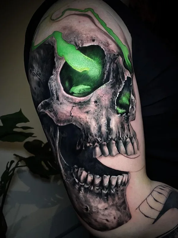 color realism tatuaje en upper arm #40974 | Tatuador Мария Гречанова