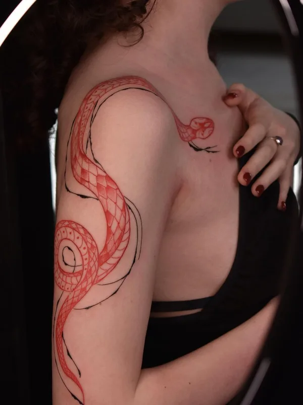 female color linework tatouage sur shoulder #57977 | Artiste tatoueur Victoryaa Tattoo