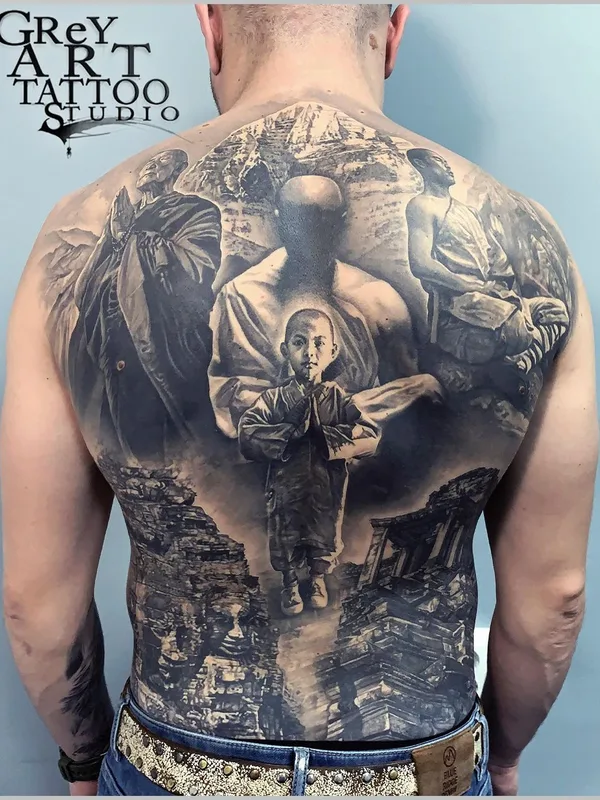 male black and grey realism tattoo auf full back #58051 | Tätowierer Aleksandr Khartsyz