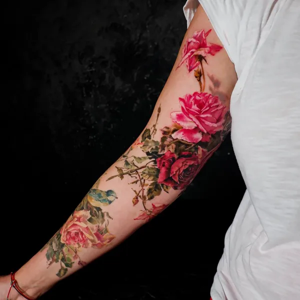 Feminine tattoo by Diana Ivashkevich in Bautzen